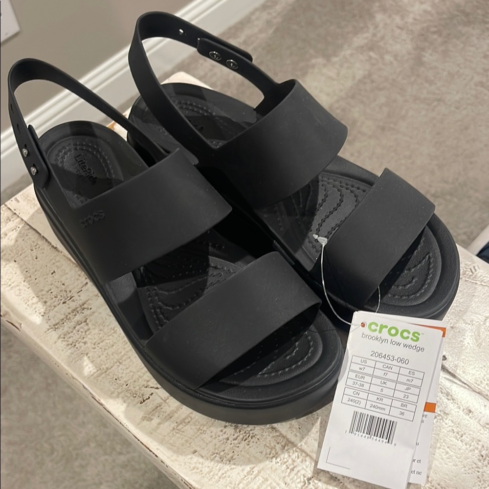 NWT Black Brooklyn Low Wedge Sandals